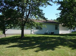 1112 E Linden Dr, Mount Pleasant, IA 52641