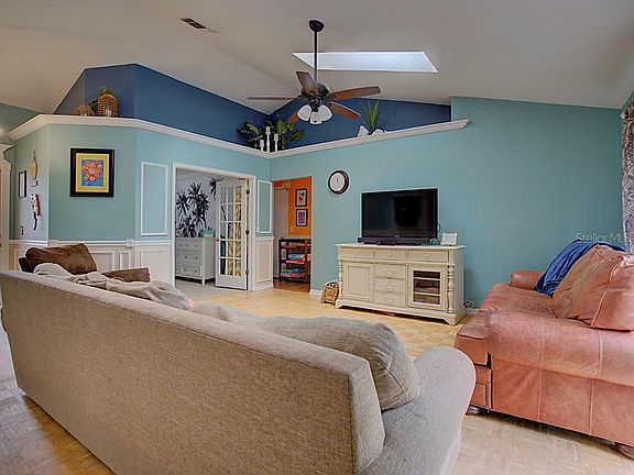 5th image of 1013 Corbin Ct