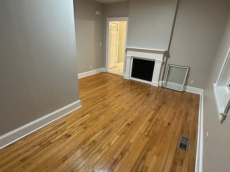 153 James St #11 — Photo 11