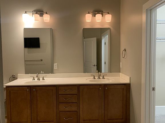 3rd image of 300 Finsbury St APT 311