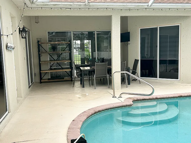 711 NW 19th Ct — Photo 52