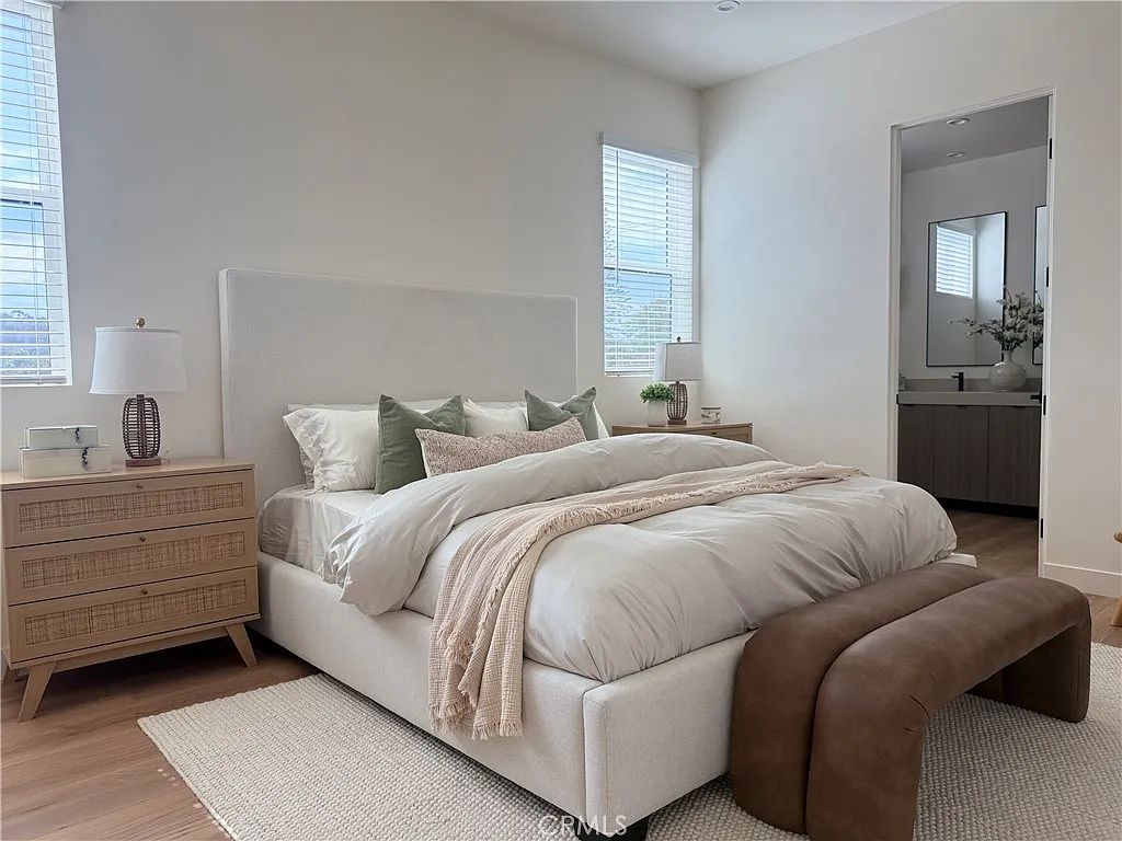 4 bed, 2190 sqft, $9,350 — Photo 4