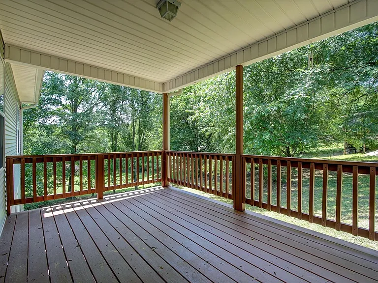 328 Cain Rd — Photo 24