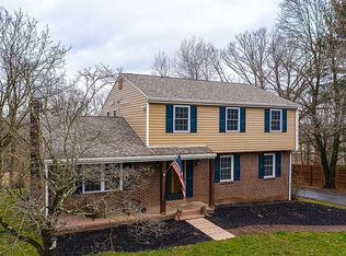 111 Valley View Rd, Eighty Four, PA 15330