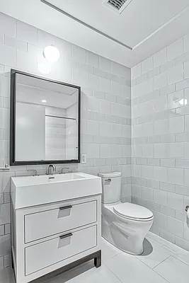 Rented by Extell Marketing Group LLC | media 20