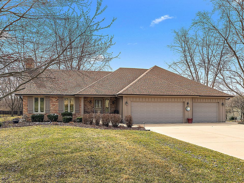 1st image of 704 Walter Dr