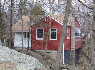 712 Lakeside Ave, Andover, NJ 07821