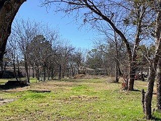 2nd image of 906 Virginia St