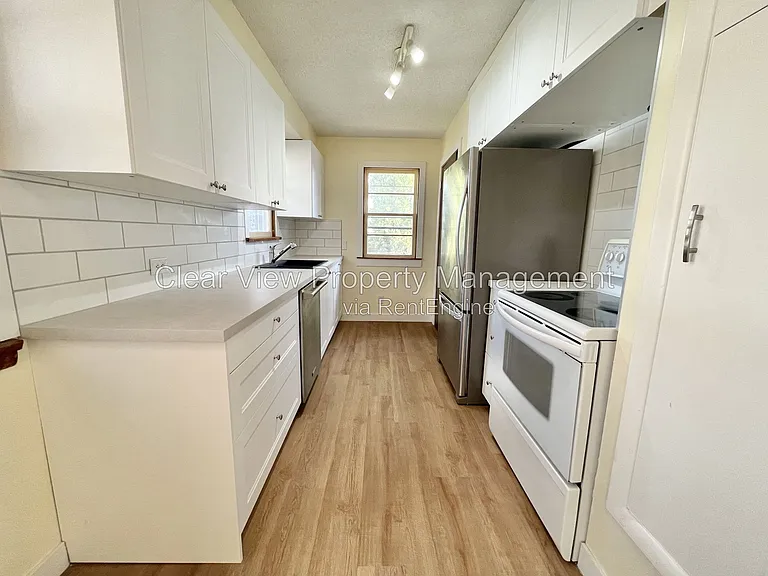 319 8a Ave S #UPPER — Photo 11