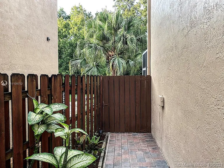 3657 Asperwood Cir — Photo 21
