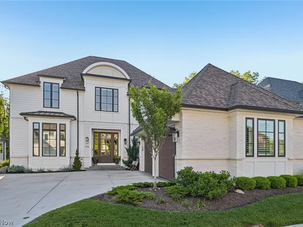 316 Woodridge Ln, Moreland Hills, OH 44022