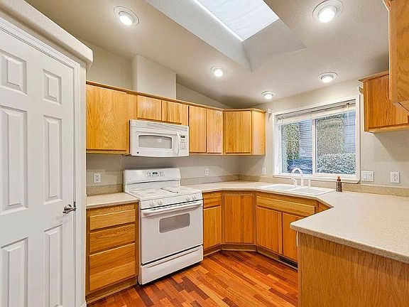 4th image of 21620 SE 272nd Ln #21630