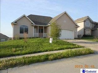 19006 Olive St, Omaha, NE 68136