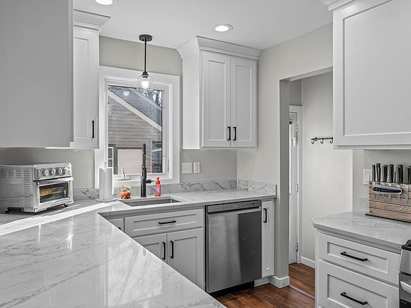 4th image of 3523 Rhode Island Ave S