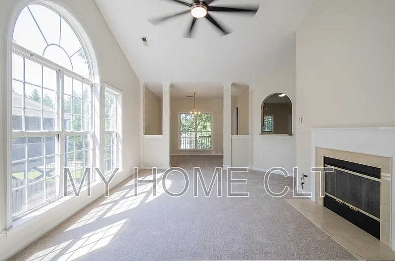 4 bed, 3.0 bath, 1903 sqft, $2,500 — Photo 2