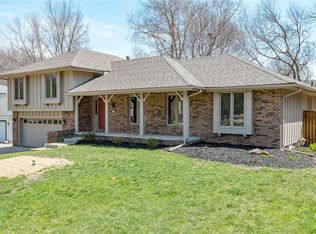 1807 NW 104th St, Clive, IA 50325