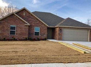 955 Buck Dr, Pea Ridge, AR 72751