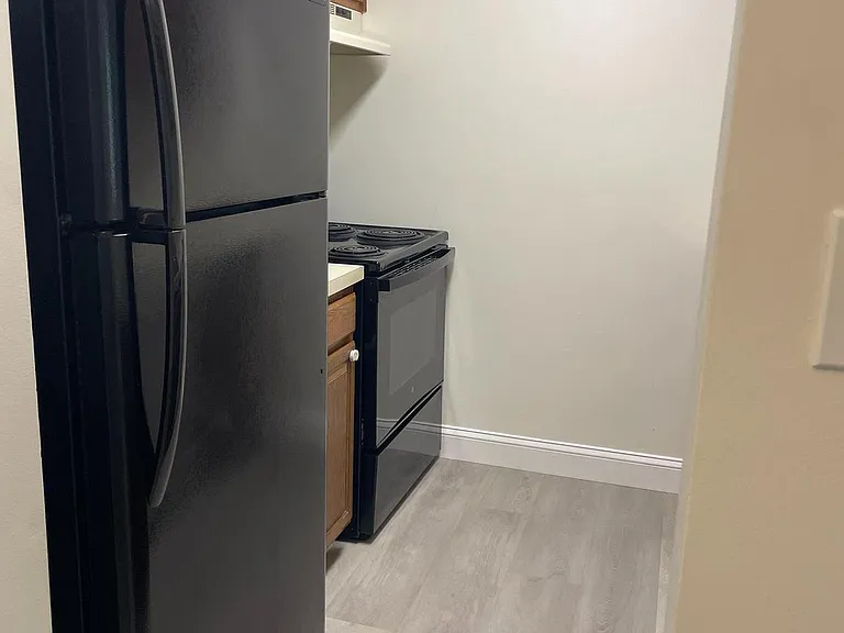 414 Ravens Crest Dr — Photo 12