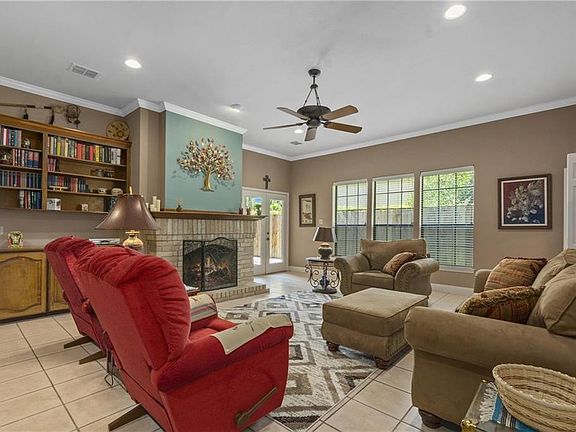 5th image of 10217B River Plantation Dr