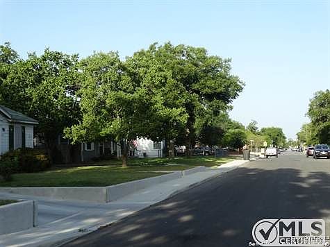 4th image of 626 Hoover Ave