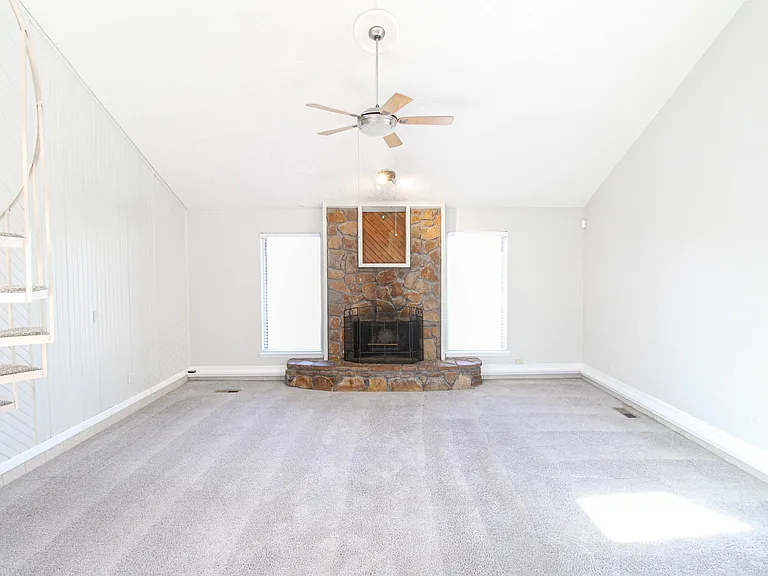 8900 N Shannon Ave — Photo 4