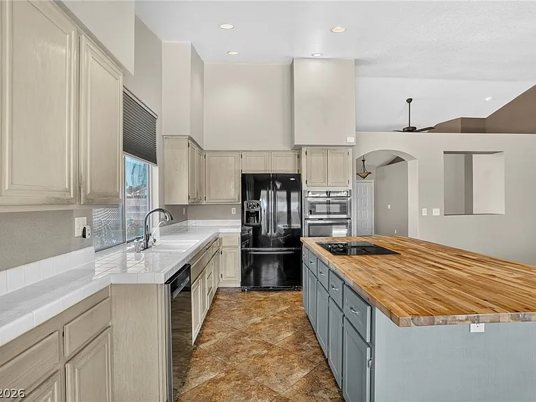 4552 Gonzales Dr — Photo 34