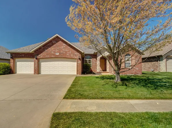 4547 S Ridgeview Avenue, Battlefield, MO 65619