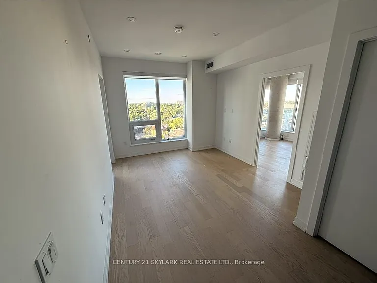 15 Wellington St S #902 — Photo 5