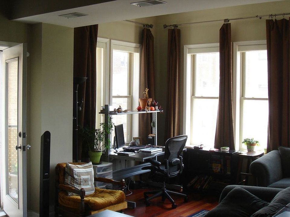 2nd image of 4609 N Paulina St #A