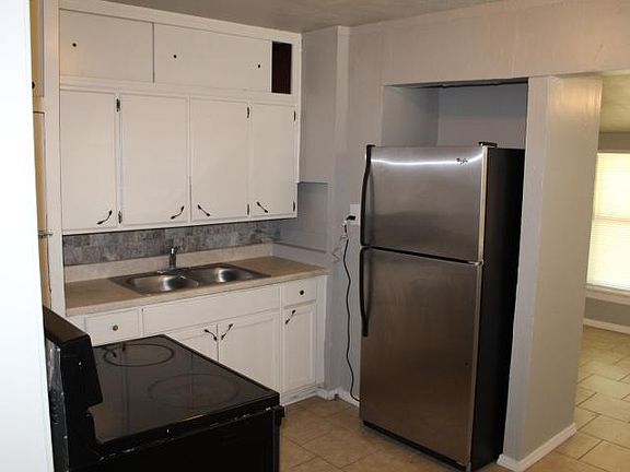 5th image of 902 NW 99th St