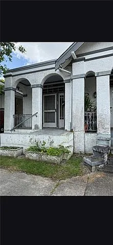 Building Photo - 4154 Saint Peter St