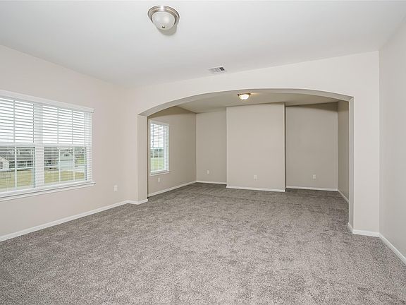 5th image of 651 Lakeland Cir