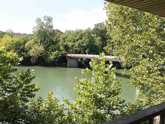 4th image of 5 E Valley Dr