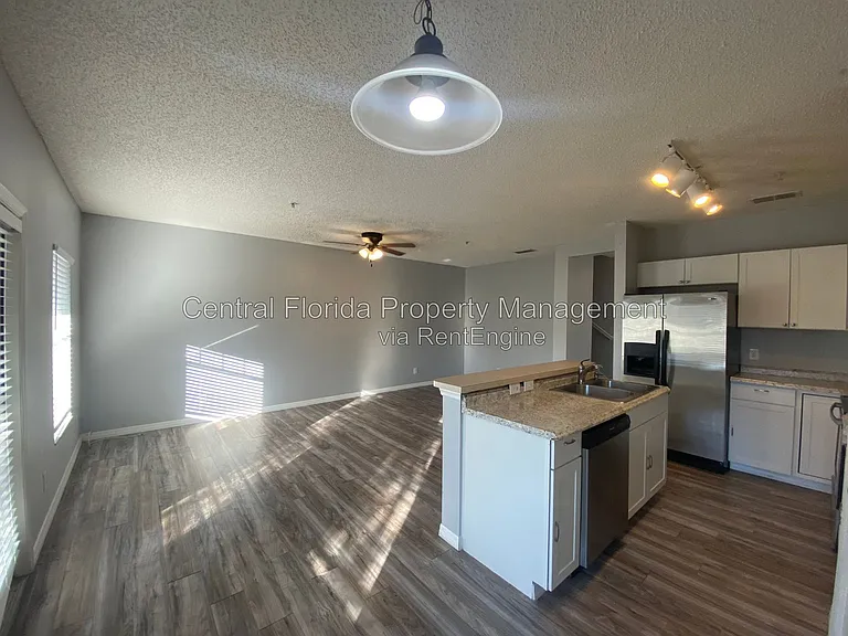2076 Cypress Bay Blvd — Photo 7