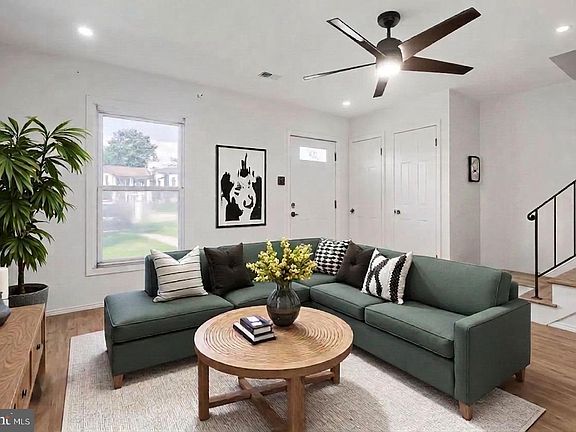 2nd image of 1003 Waterside Ct
