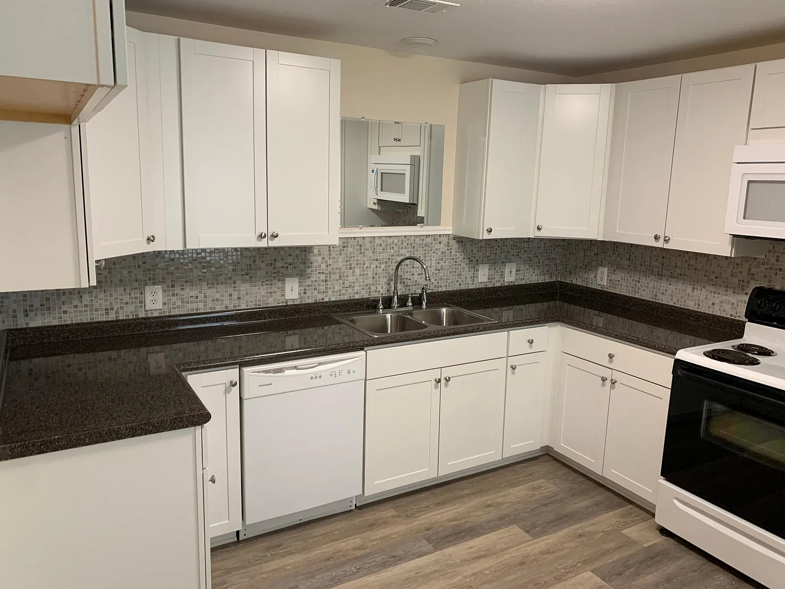 3 bed, 1118 sqft, $1,200 — Photo 3