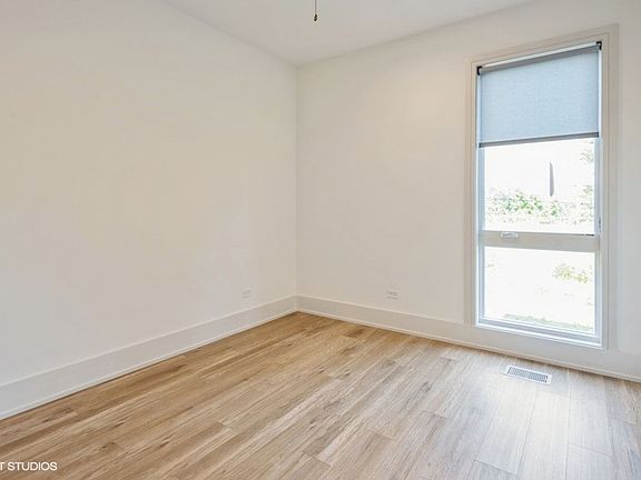 5th image of 4540 N Ravenswood Ave #1