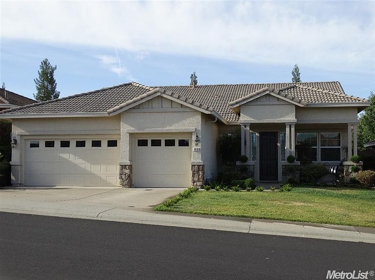 1st image of 1909 Frensham Dr
