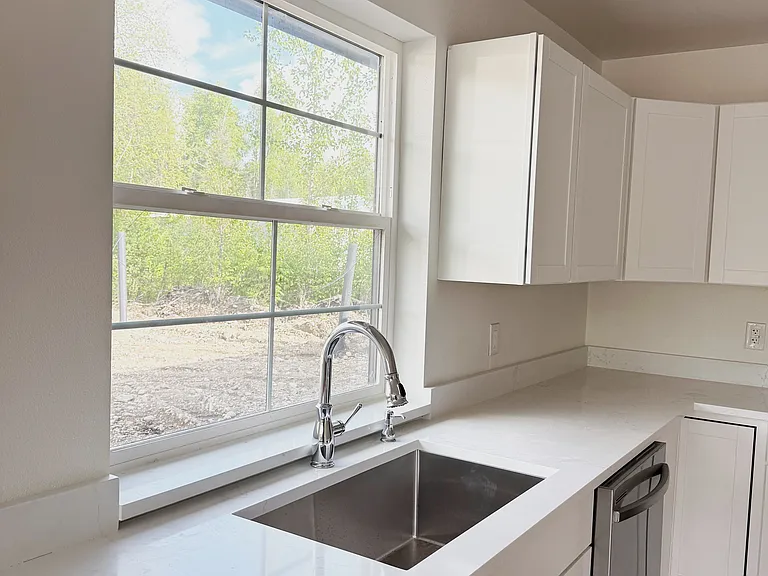 S Meadow Dr — Photo 14