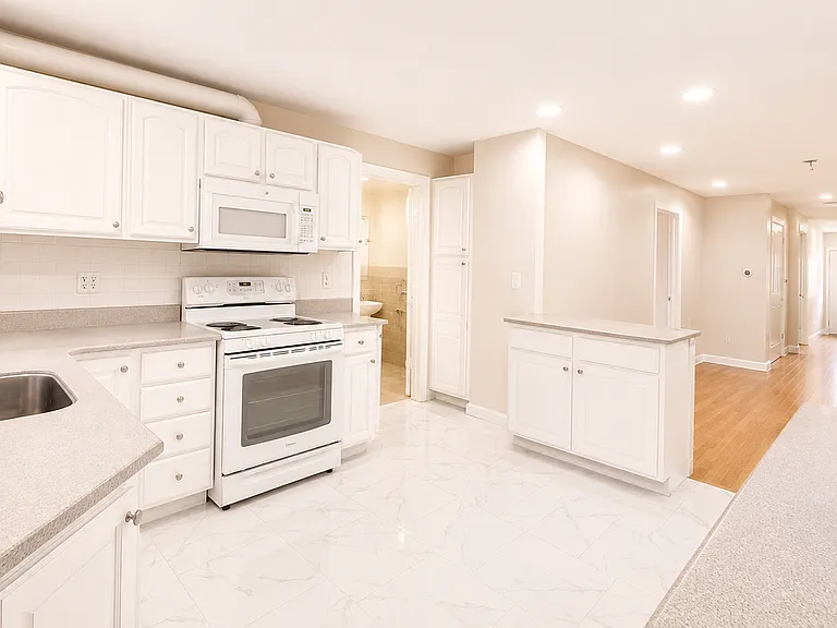 77 Gibbs St #1 — Photo 2
