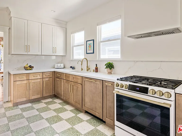 137 E Avenue 43 — Photo 13