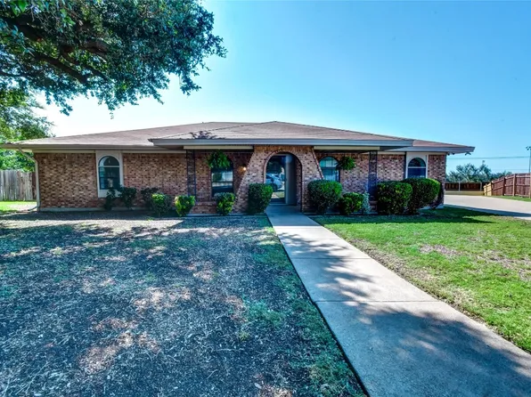 9951 Haywood Ct, Benbrook, TX 76126