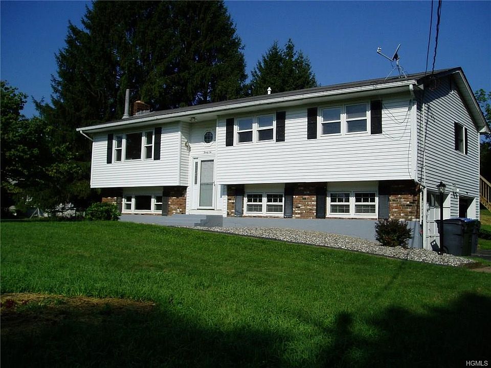 1st image of 22 Lakeview Dr
