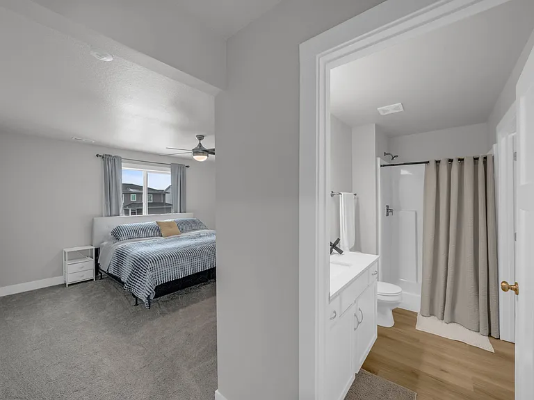 690 SE Booth Ave — Photo 12