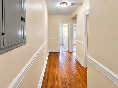 1 bed, 9999 sqft, $2,100 — Photo 2