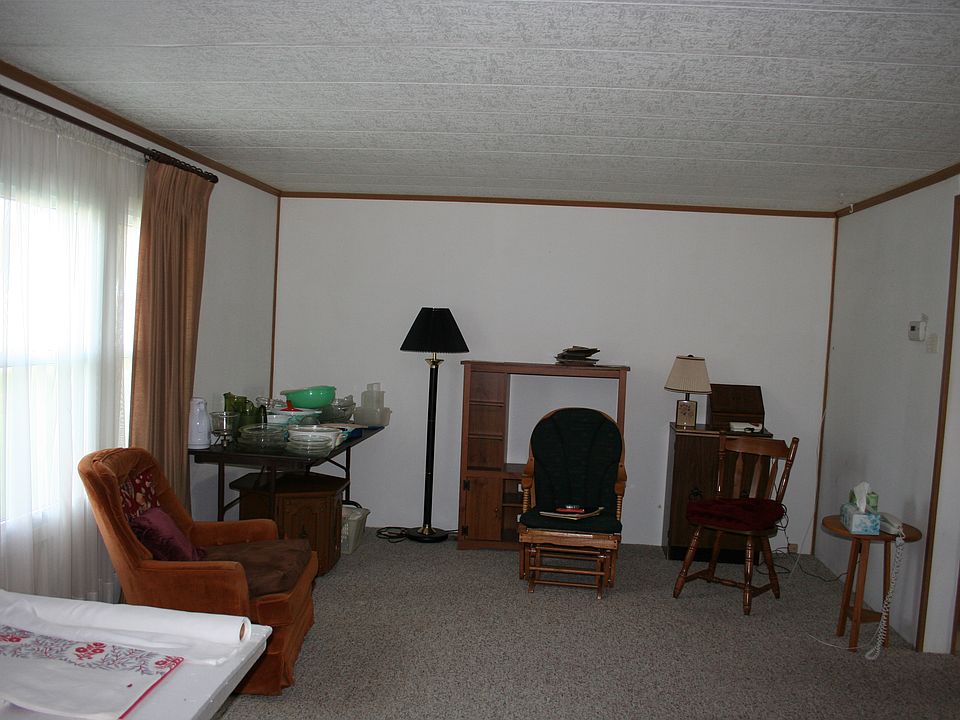 2nd image of 2217 Strawberry Ln