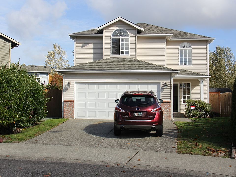 1st image of 923 123rd Ave NE