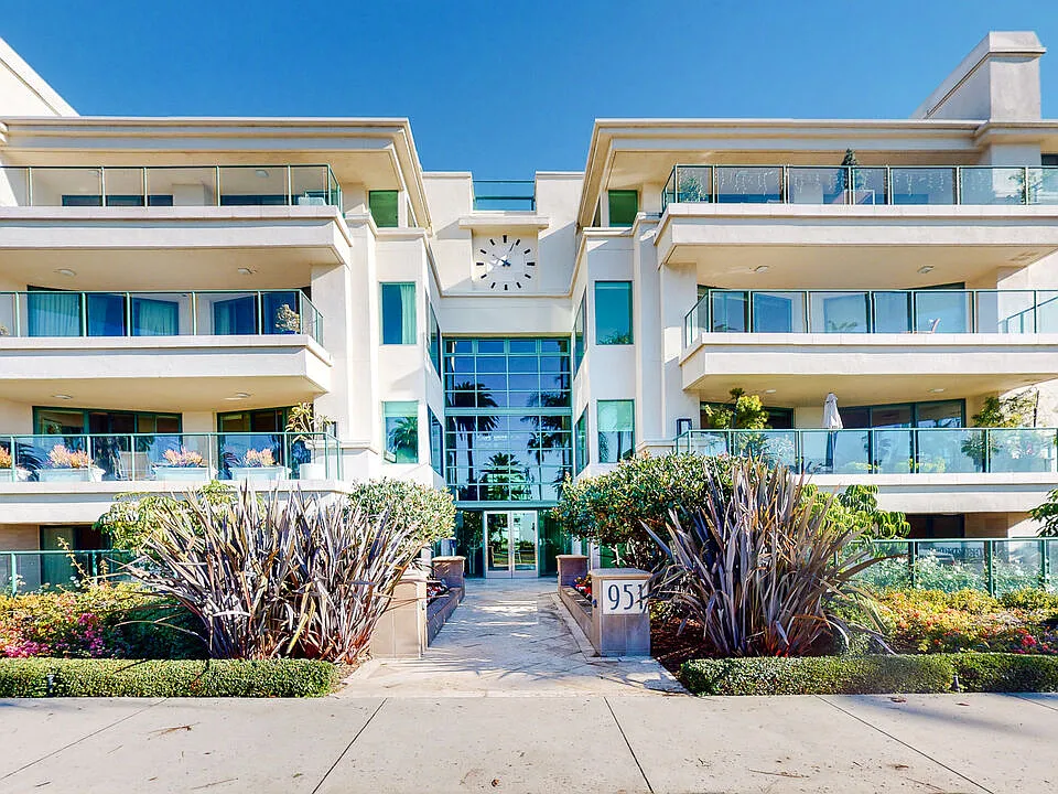 951 Ocean Ave #102