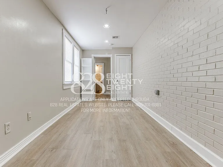 241 Emelyn St — Photo 21