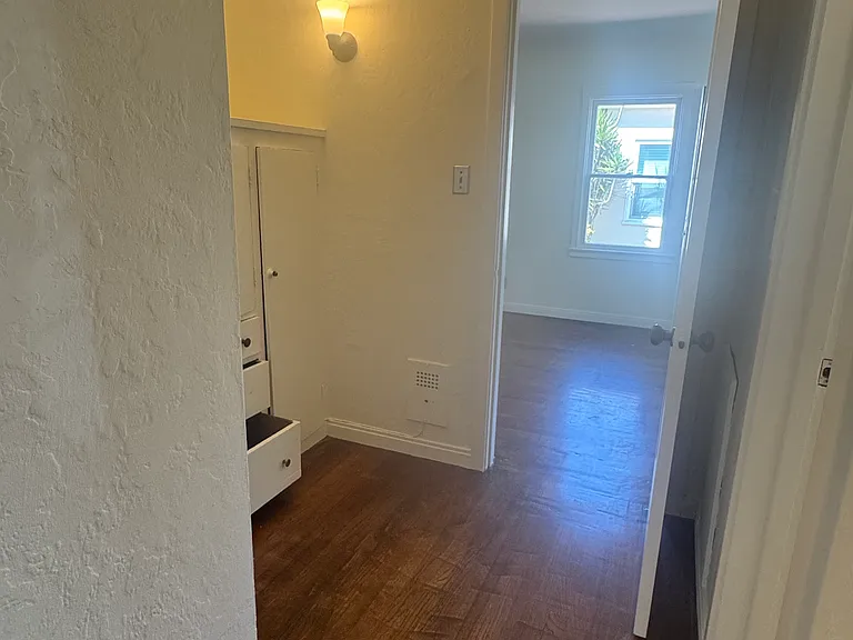 126 W Ortega St #126 — Photo 3